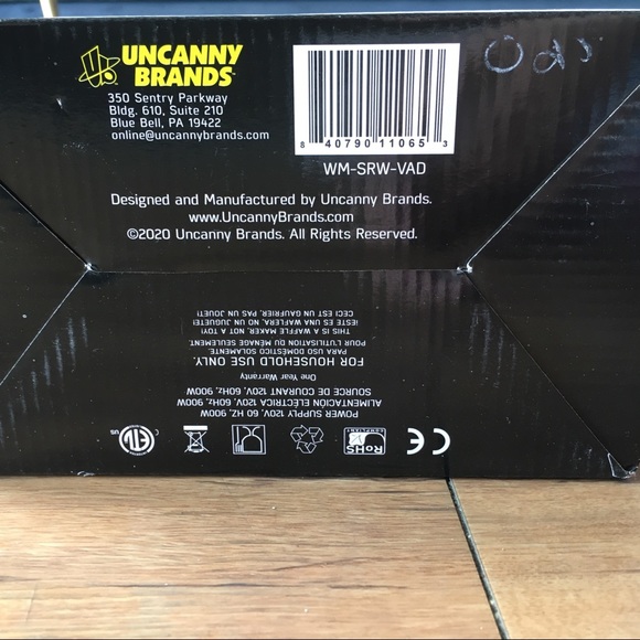 NWT Uncanny Star Wars Darth Vader Waffle Maker - Picture 5 of 7